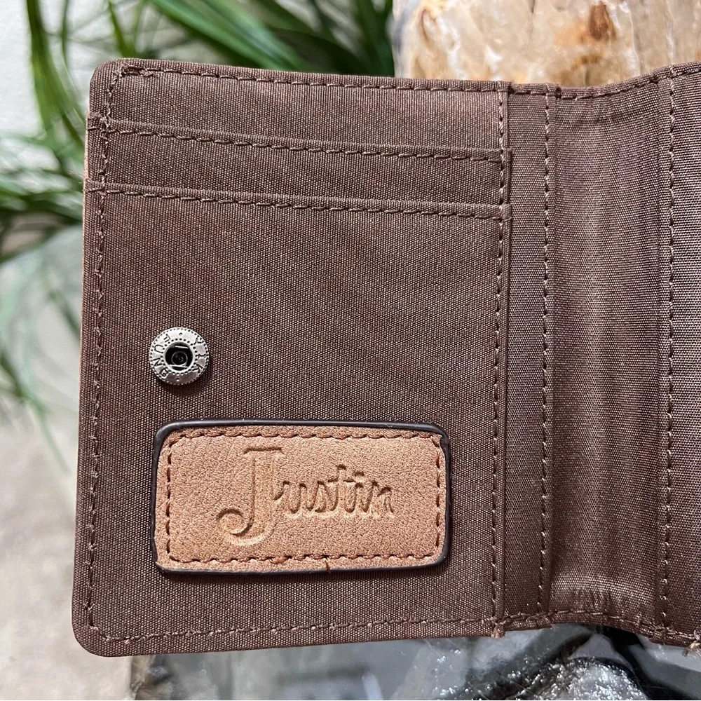 💥NWT💥 Justin Boot Company Studded RFID Southwest Brown Leather Wallet